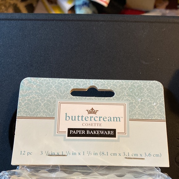 Buttercream conserve paper bakeware 1-3/5”x1-3/5”  & 3-1/5”x 1-1/5” x 1-2/5” - Picture 6 of 11